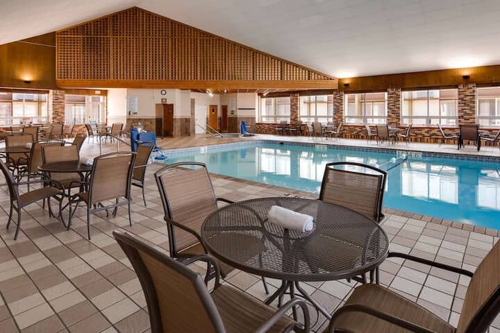 Pool 16 of 32