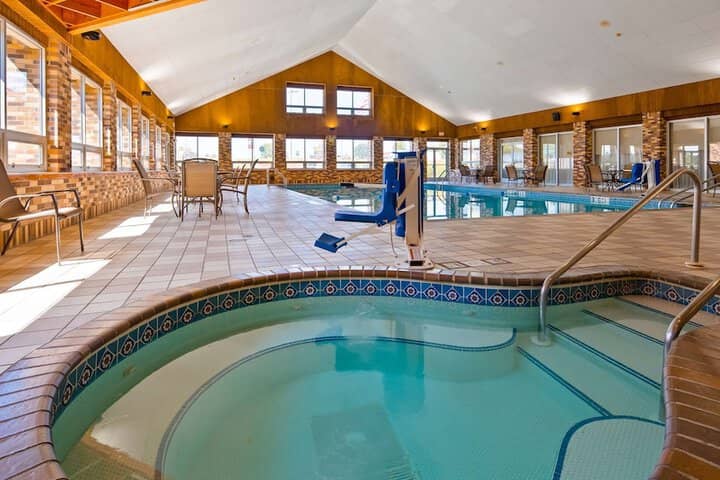 Pool 17 of 32