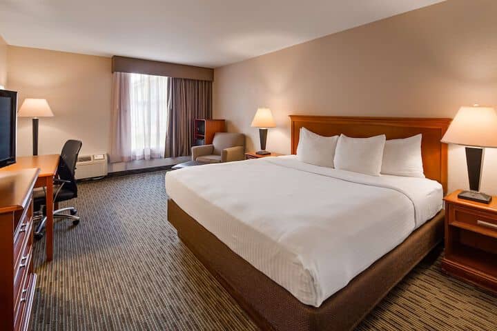 Room 4 of 32