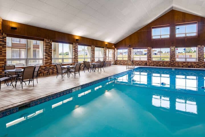 Pool 15 of 32